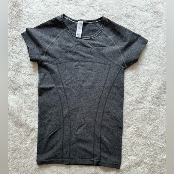 ivivva swifty tee - Picture 1 of 3